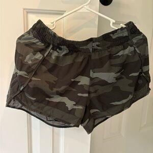 Athleta camo Women's Shorts
